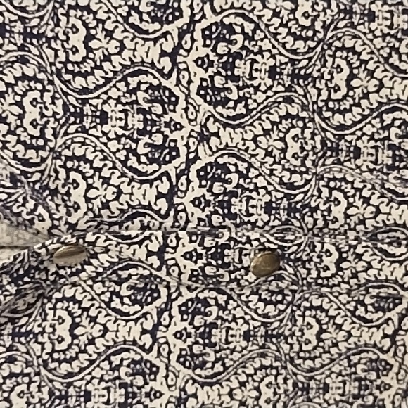 Black and blue and white very soft button up sleeveless top - Picture 2 of 3